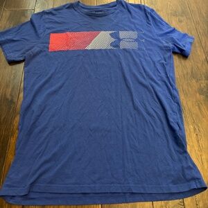 Under Armor T-shirt - Size: Boys Large